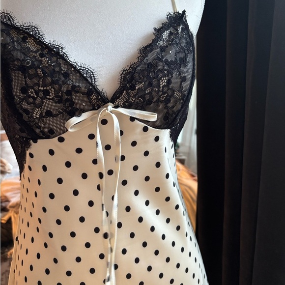 Black and White Polka Dot Satin Dress - Picture 6 of 6